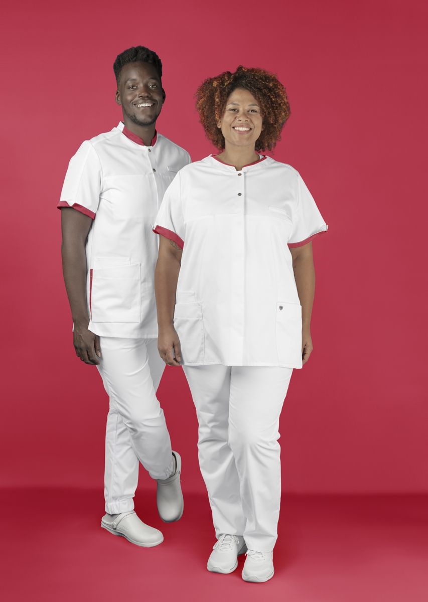 BP dames zorgtuniek met modern fit, drukknoopsluiting, kleuraccenten en smartphonezak voor zorgprofessionals