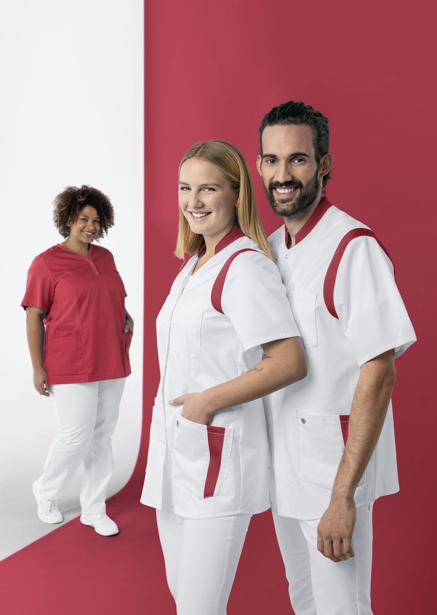 BP stretch dames zorgtuniek wit met coral met V-hals en optimale bewegingsvrijheid