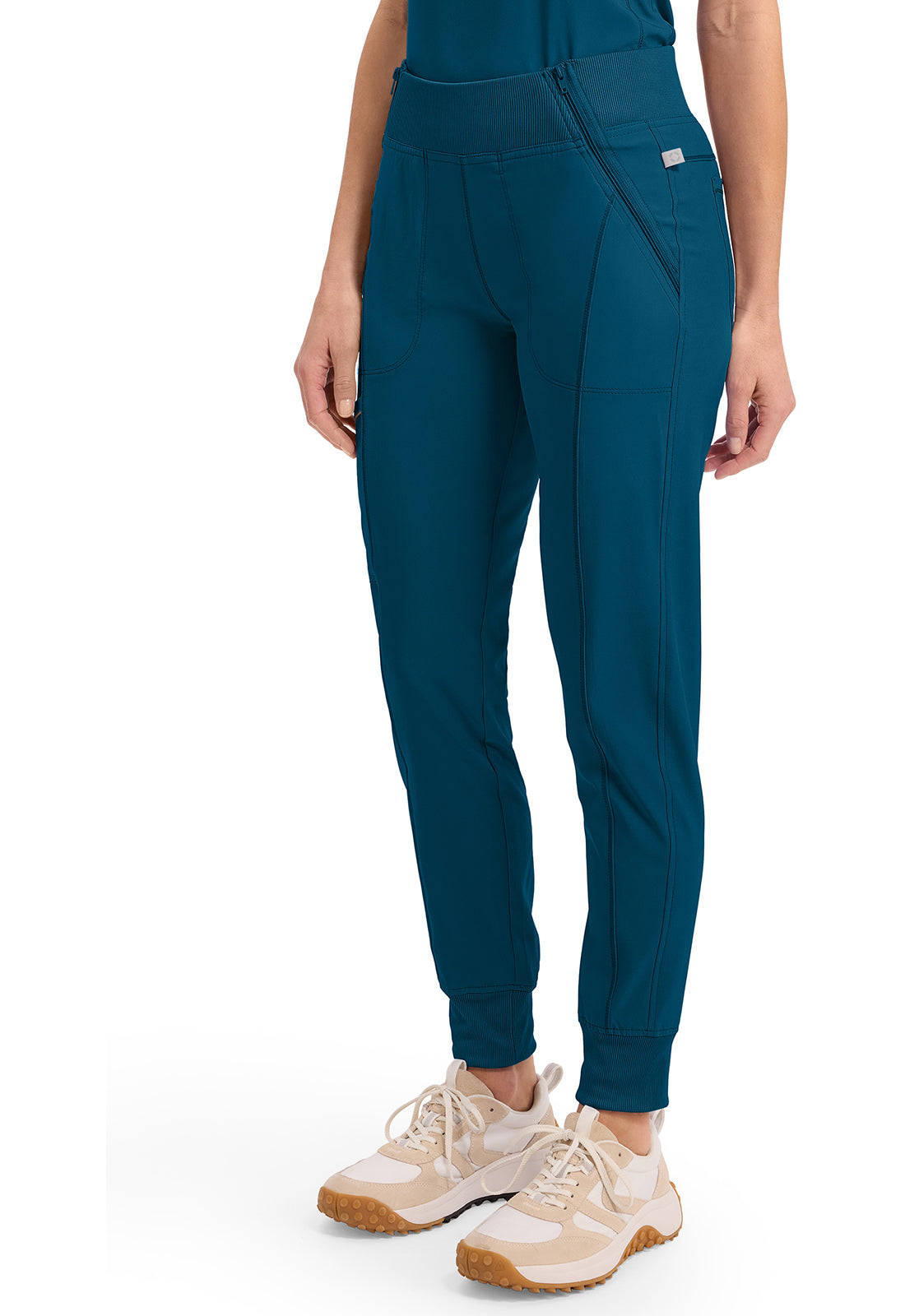 Cherokee Mid Rise Tapered Leg Jogger Pant met ribgebreide tailleband en reflecterende details CKE110A