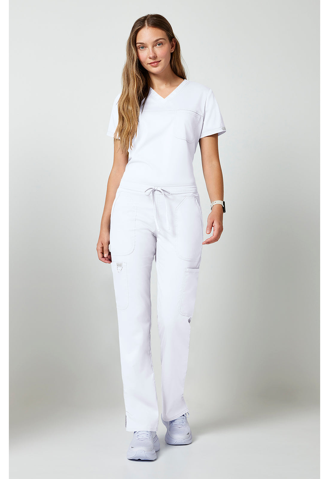 Mid-rise jeans met gematigde uitlopende pijpen en trekkoord met cargozakken en 2-way stretch WWE120