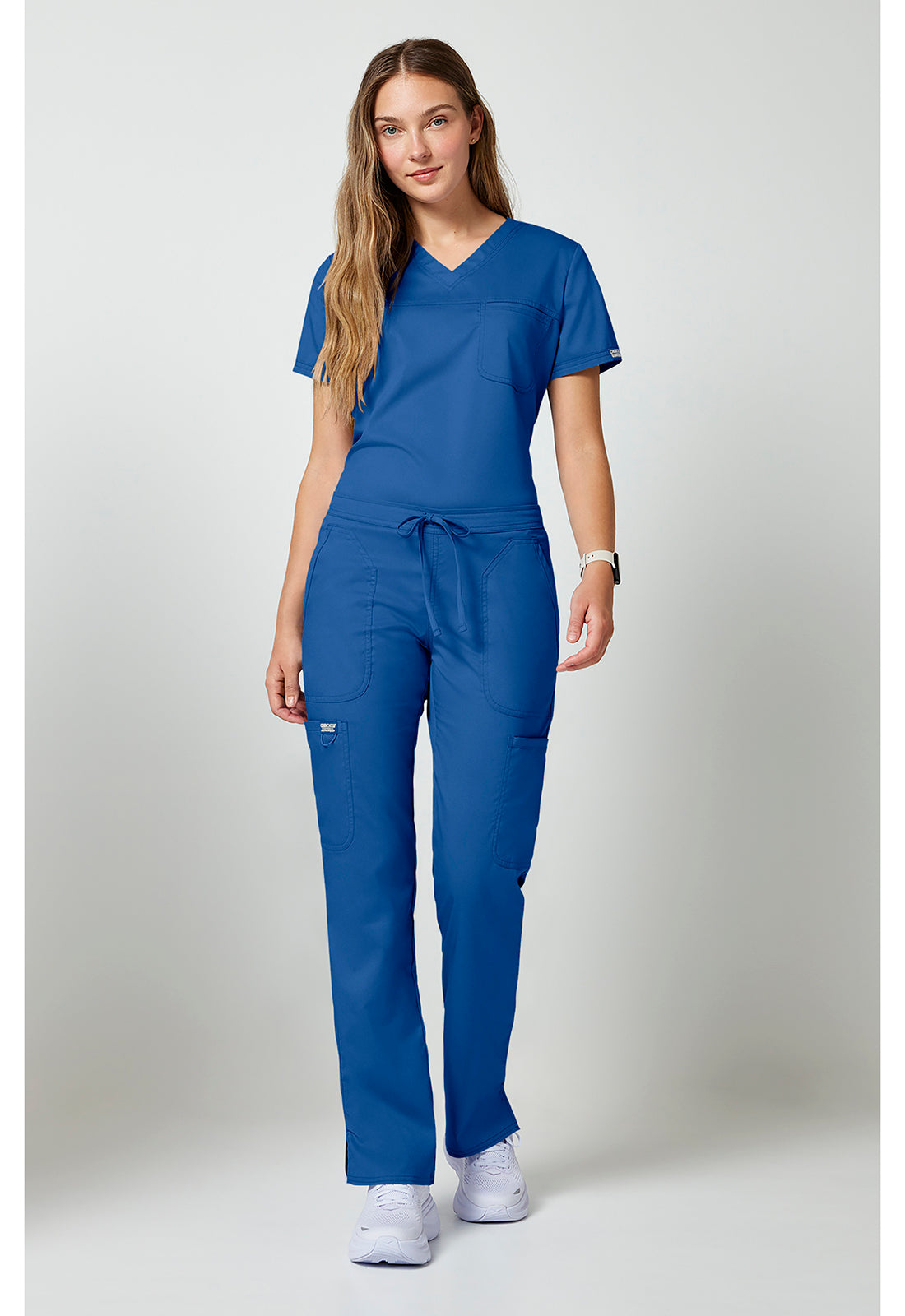 Mid-rise jeans met gematigde uitlopende pijpen en trekkoord met cargozakken en 2-way stretch WWE120